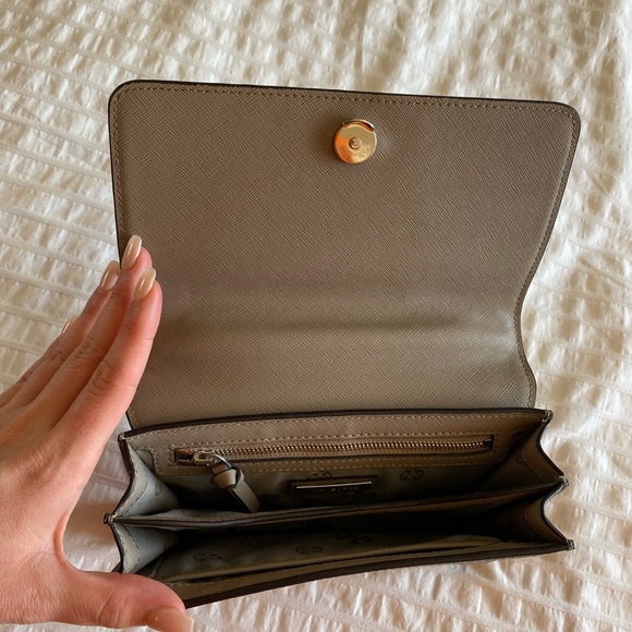 TORY BURCH TAUPE CHAIN BAG - Picture 4 of 13